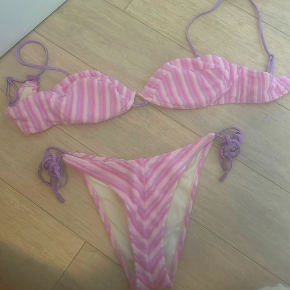 Triangl bikini! The top is a S plus plus (good for bigger chest). Bottoms Medium